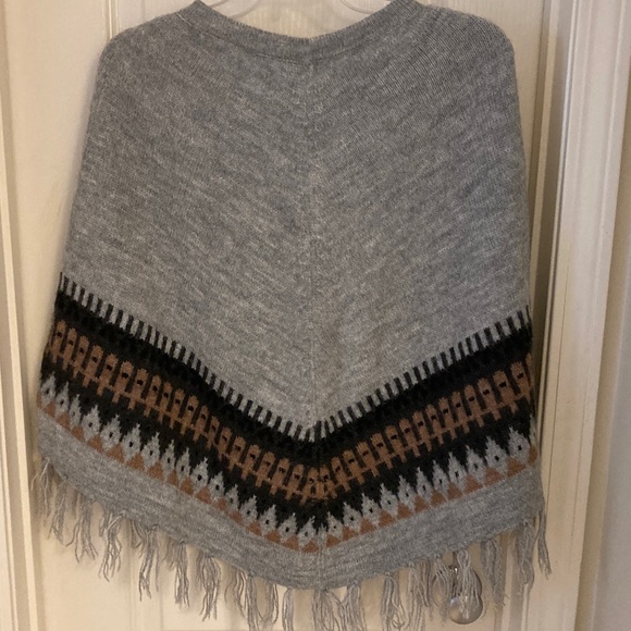 Gray Patterned Women's Poncho with Fringe - Picture 7 of 9